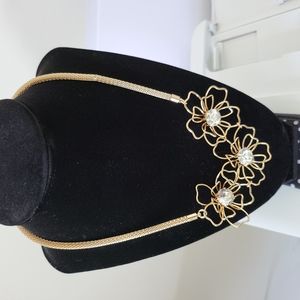 Ladies Goldstone necklace